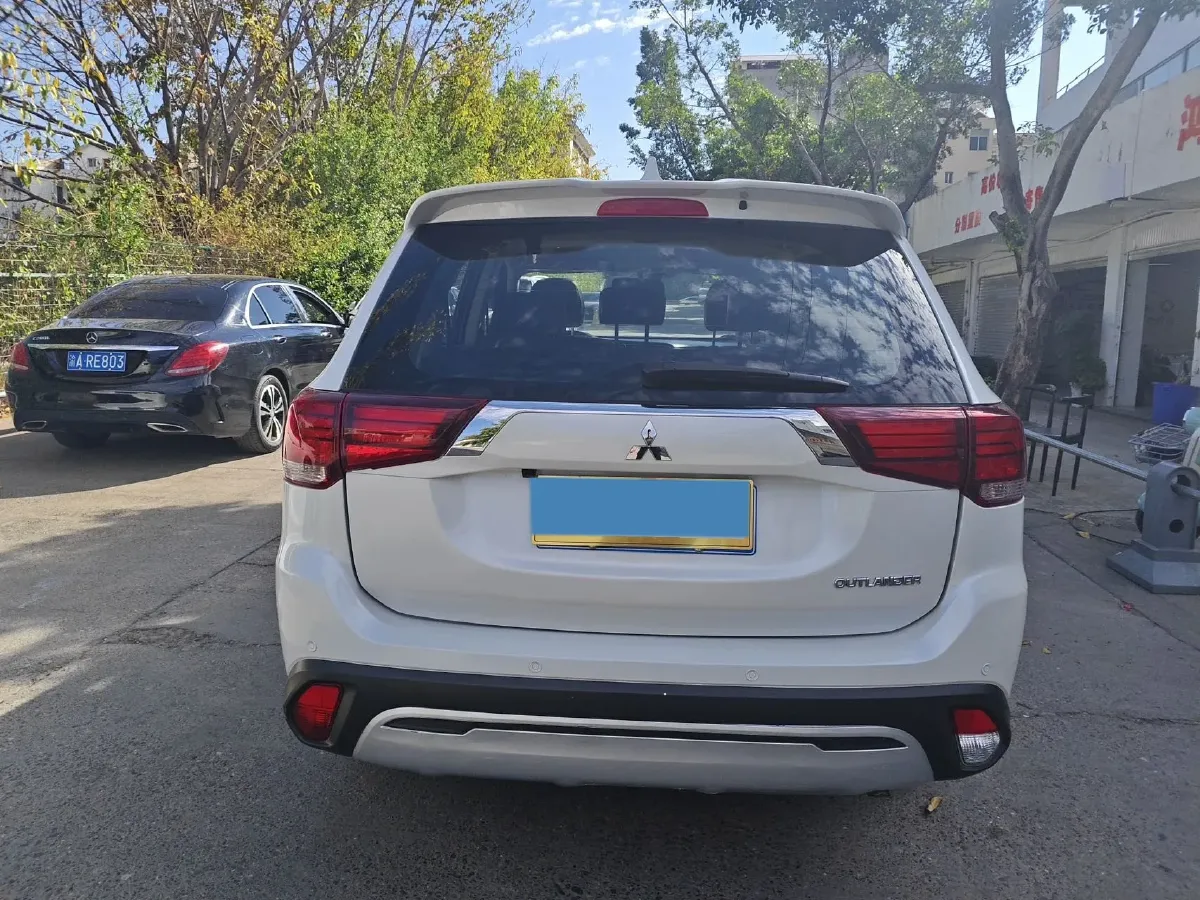 2019 Mitsubishi Outlander 2.0L 166HP L4 CVT,autocango,china used car exporter,china ev exporter,chinese used car exporter,chinese used ev exporter