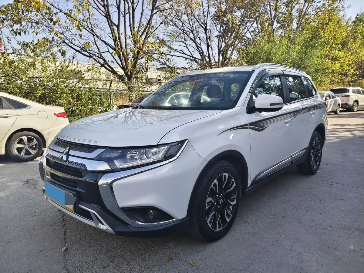 2019 Mitsubishi Outlander 2.0L 166HP L4 CVT,autocango,china used car exporter,china ev exporter,chinese used car exporter,chinese used ev exporter