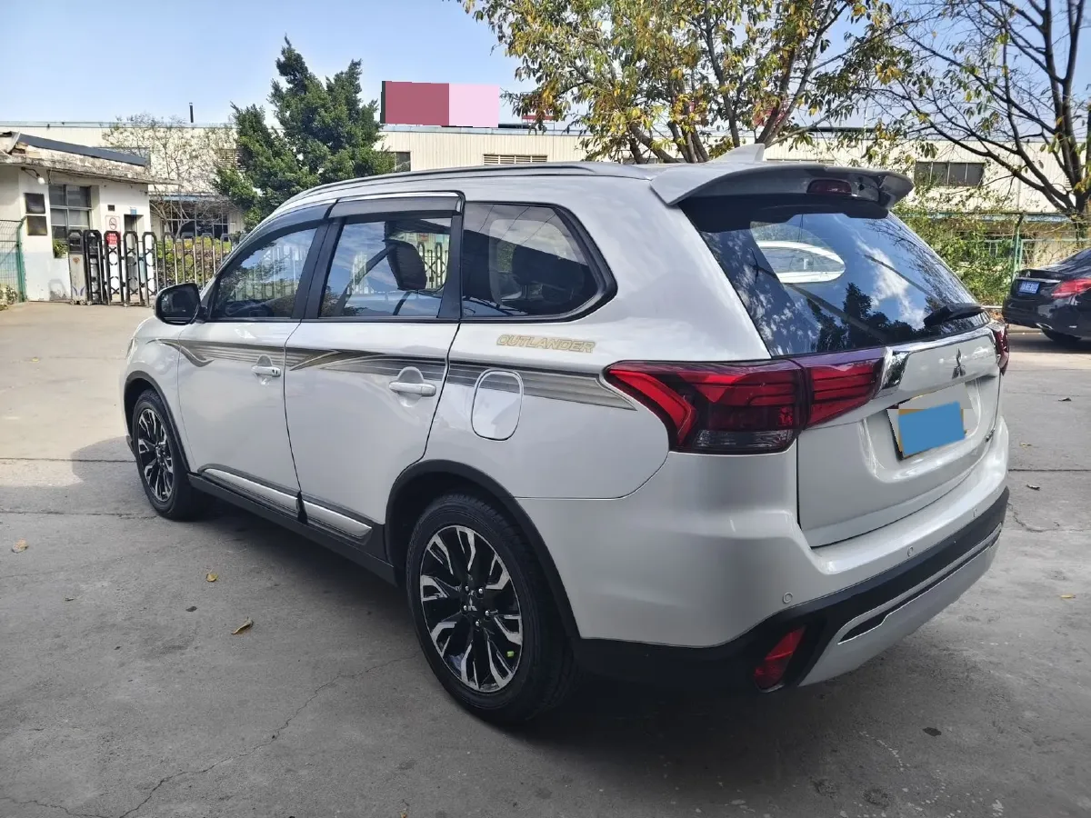 2019 Mitsubishi Outlander 2.0L 166HP L4 CVT,autocango,china used car exporter,china ev exporter,chinese used car exporter,chinese used ev exporter