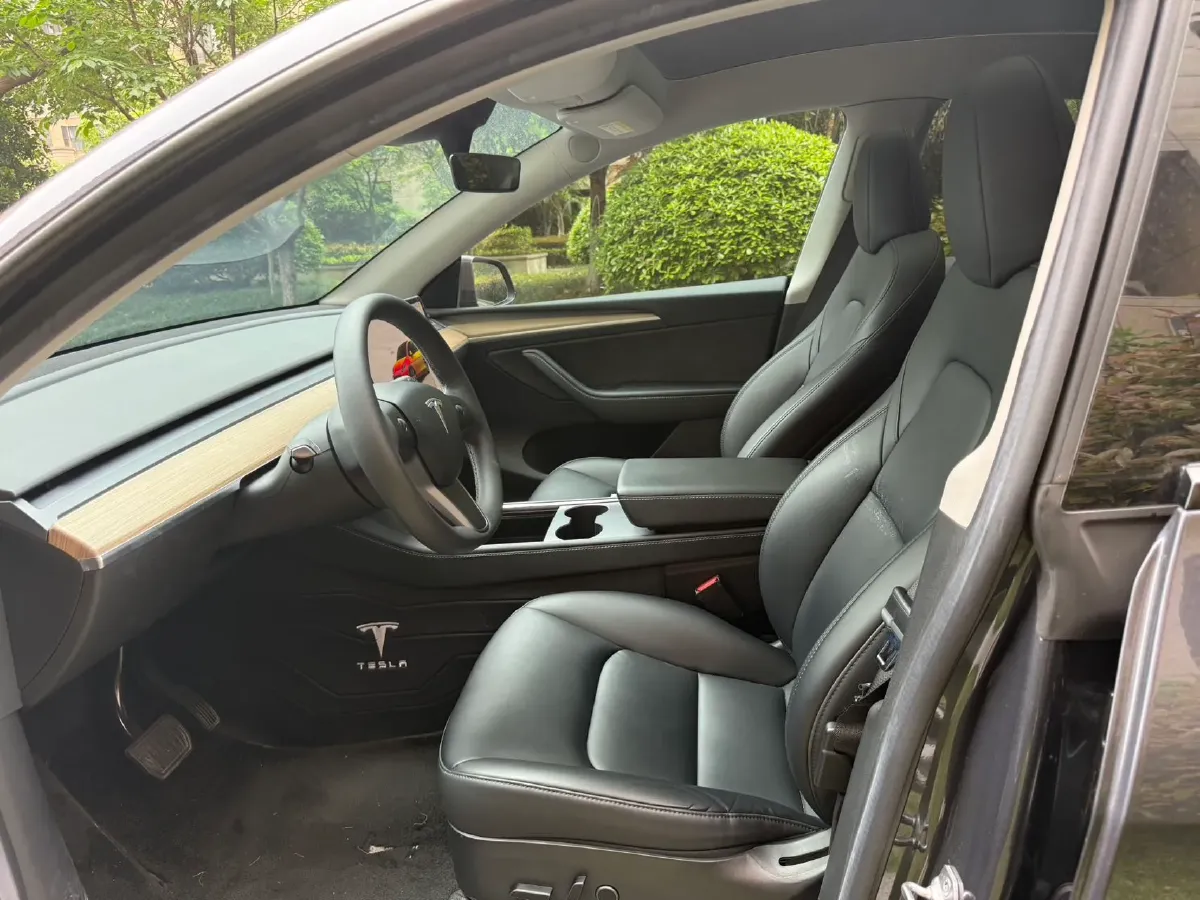 2022 Tesla Model Y BEV 60KWH,autocango,china used car exporter,china ev exporter,chinese used car exporter,chinese used ev exporter