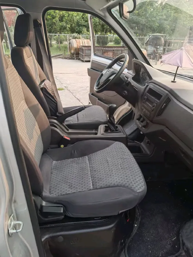 2023 WuLing RongGuang New Truck 1.5L 102HP L4 5MT,autocango,china used car exporter,china ev exporter,chinese used car exporter,chinese used ev exporter