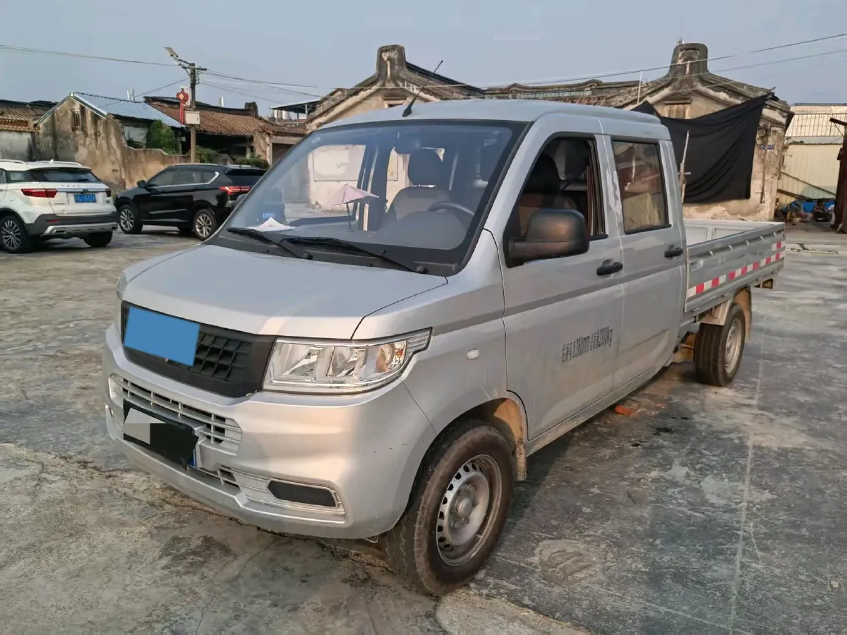 2023 WuLing RongGuang New Truck 1.5L 102HP L4 5MT,autocango,china used car exporter,china ev exporter,chinese used car exporter,chinese used ev exporter