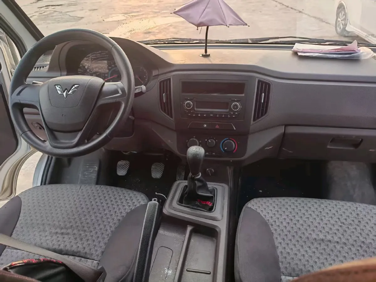 2023 WuLing RongGuang New Truck 1.5L 102HP L4 5MT,autocango,china used car exporter,china ev exporter,chinese used car exporter,chinese used ev exporter