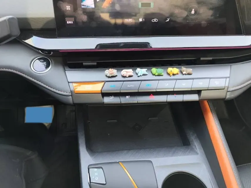 2022 ChangAn UNI-V 1.5T 188HP L4 7DCT,autocango,china used car exporter,china ev exporter,chinese used car exporter,chinese used ev exporter