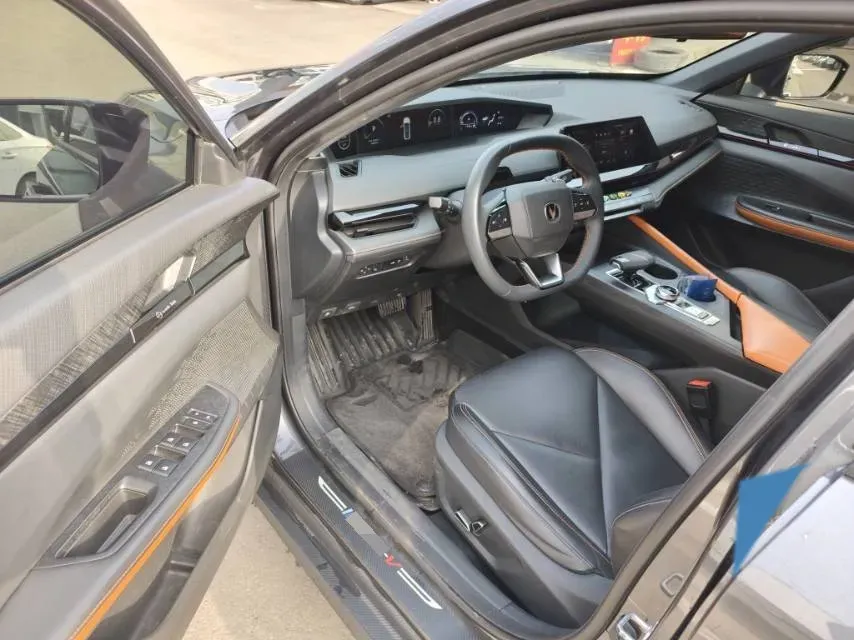 2022 ChangAn UNI-V 1.5T 188HP L4 7DCT,autocango,china used car exporter,china ev exporter,chinese used car exporter,chinese used ev exporter