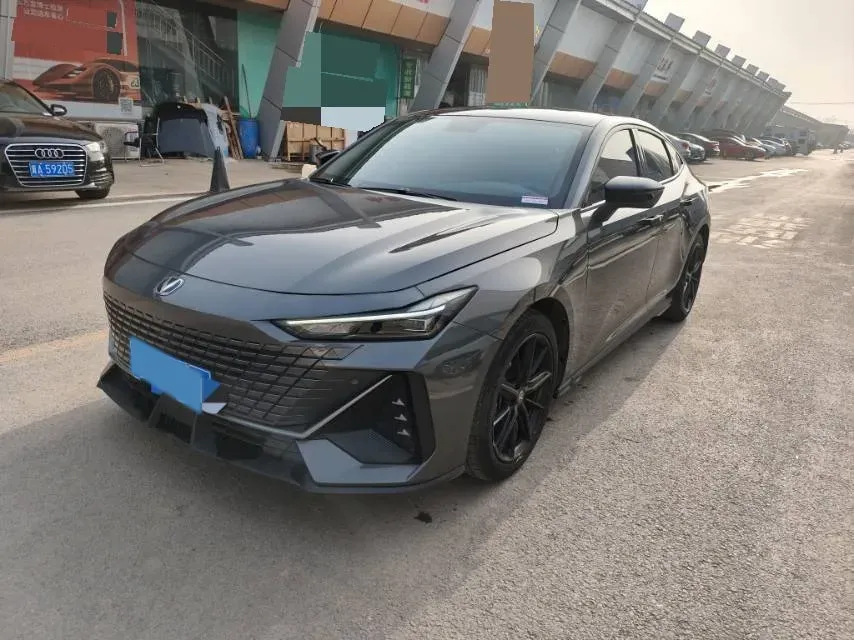 2022 ChangAn UNI-V 1.5T 188HP L4 7DCT,autocango,china used car exporter,china ev exporter,chinese used car exporter,chinese used ev exporter