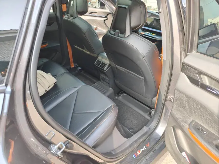 2022 ChangAn UNI-V 1.5T 188HP L4 7DCT,autocango,china used car exporter,china ev exporter,chinese used car exporter,chinese used ev exporter