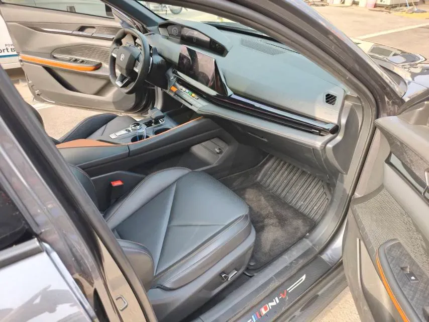 2022 ChangAn UNI-V 1.5T 188HP L4 7DCT,autocango,china used car exporter,china ev exporter,chinese used car exporter,chinese used ev exporter