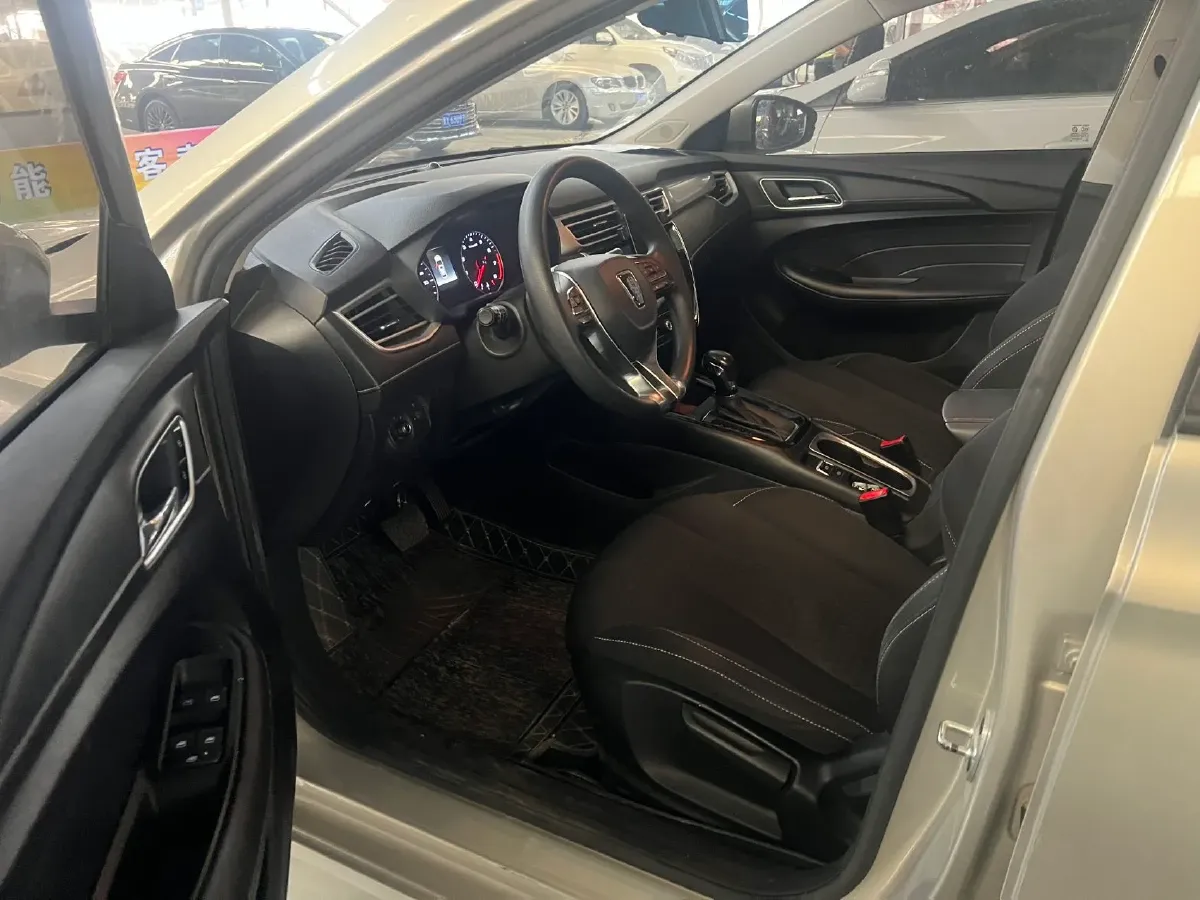 2020 Roewe i5 1.5L 120HP L4 CVT,autocango,china used car exporter,china ev exporter,chinese used car exporter,chinese used ev exporter