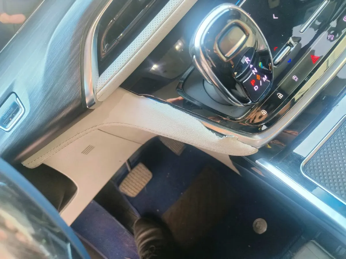 2023 Buick GL8 2.0T 237HP L4 9AT,autocango,china used car exporter,china ev exporter,chinese used car exporter,chinese used ev exporter