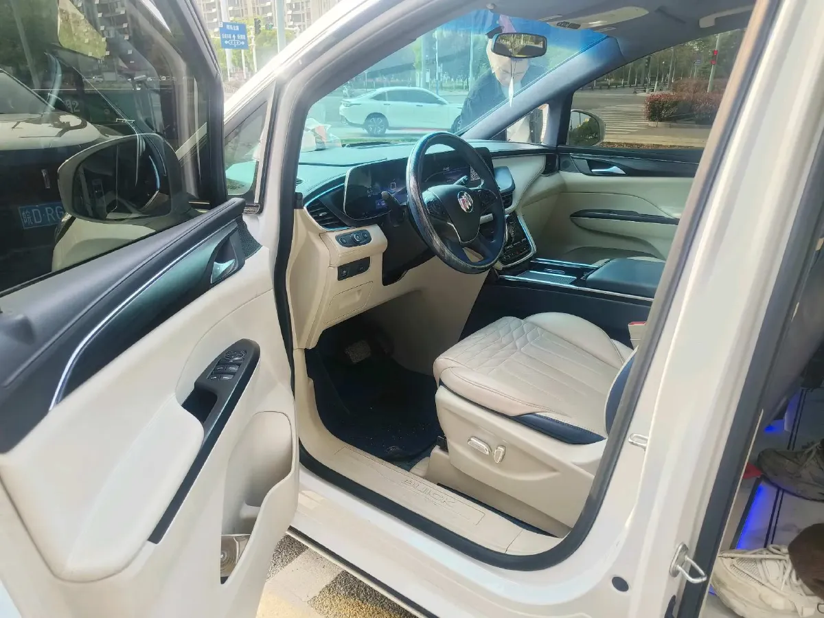 2023 Buick GL8 2.0T 237HP L4 9AT,autocango,china used car exporter,china ev exporter,chinese used car exporter,chinese used ev exporter