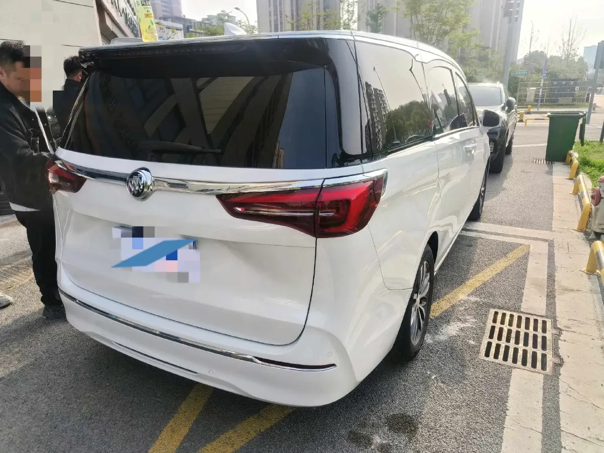 2023 Buick GL8 2.0T 237HP L4 9AT,autocango,china used car exporter,china ev exporter,chinese used car exporter,chinese used ev exporter