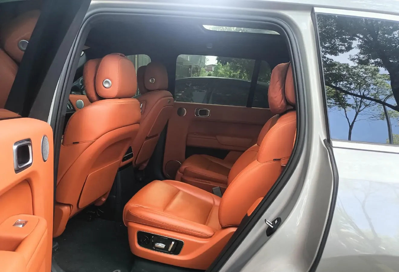 2022 Li L9 Range Extended 154HP REEV 42.6KWH,autocango,china used car exporter,china ev exporter,chinese used car exporter,chinese used ev exporter