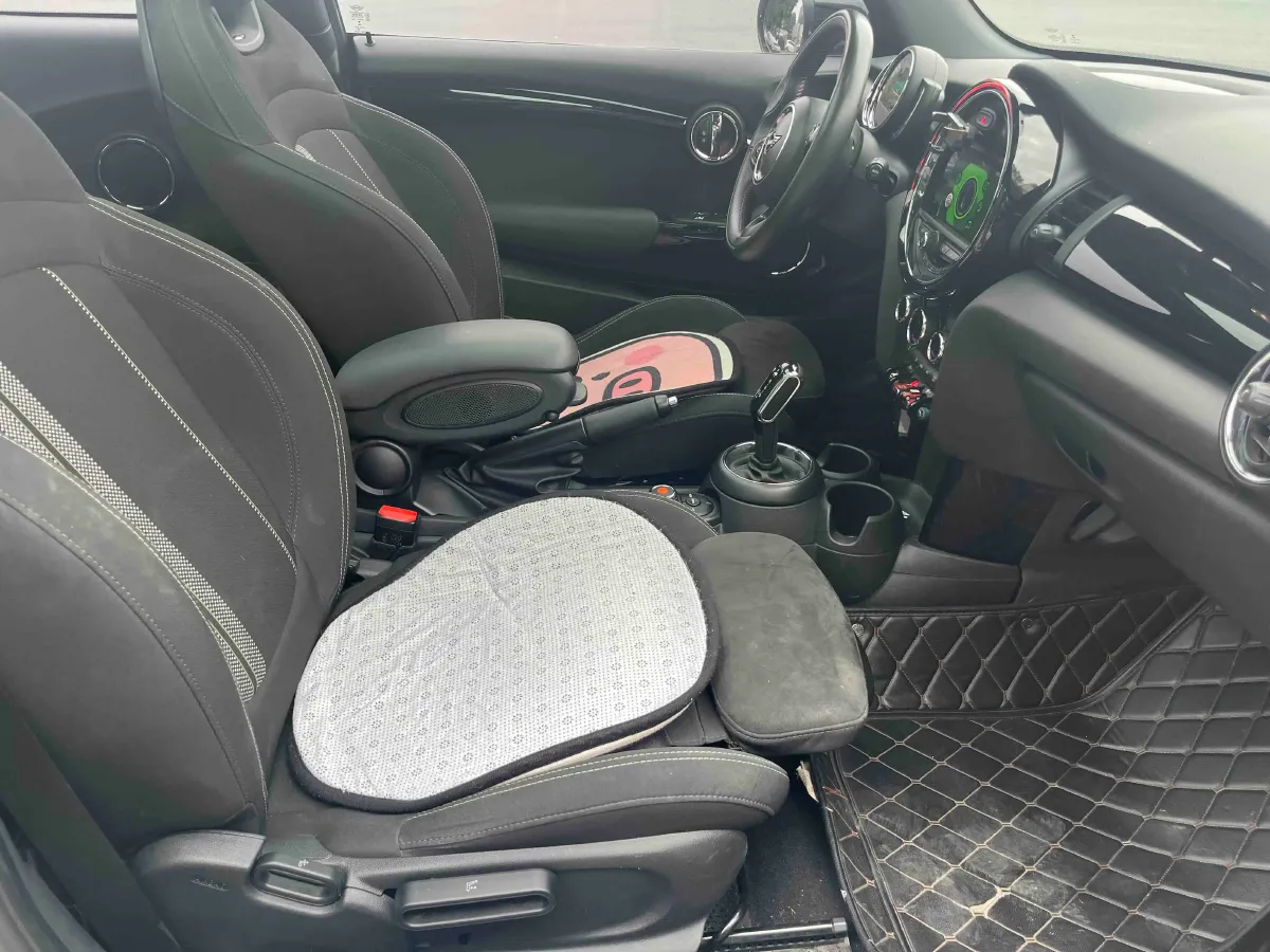 2019 MINI MINI 1.5T 136HP L3 7DCT,autocango,china used car exporter,china ev exporter,chinese used car exporter,chinese used ev exporter