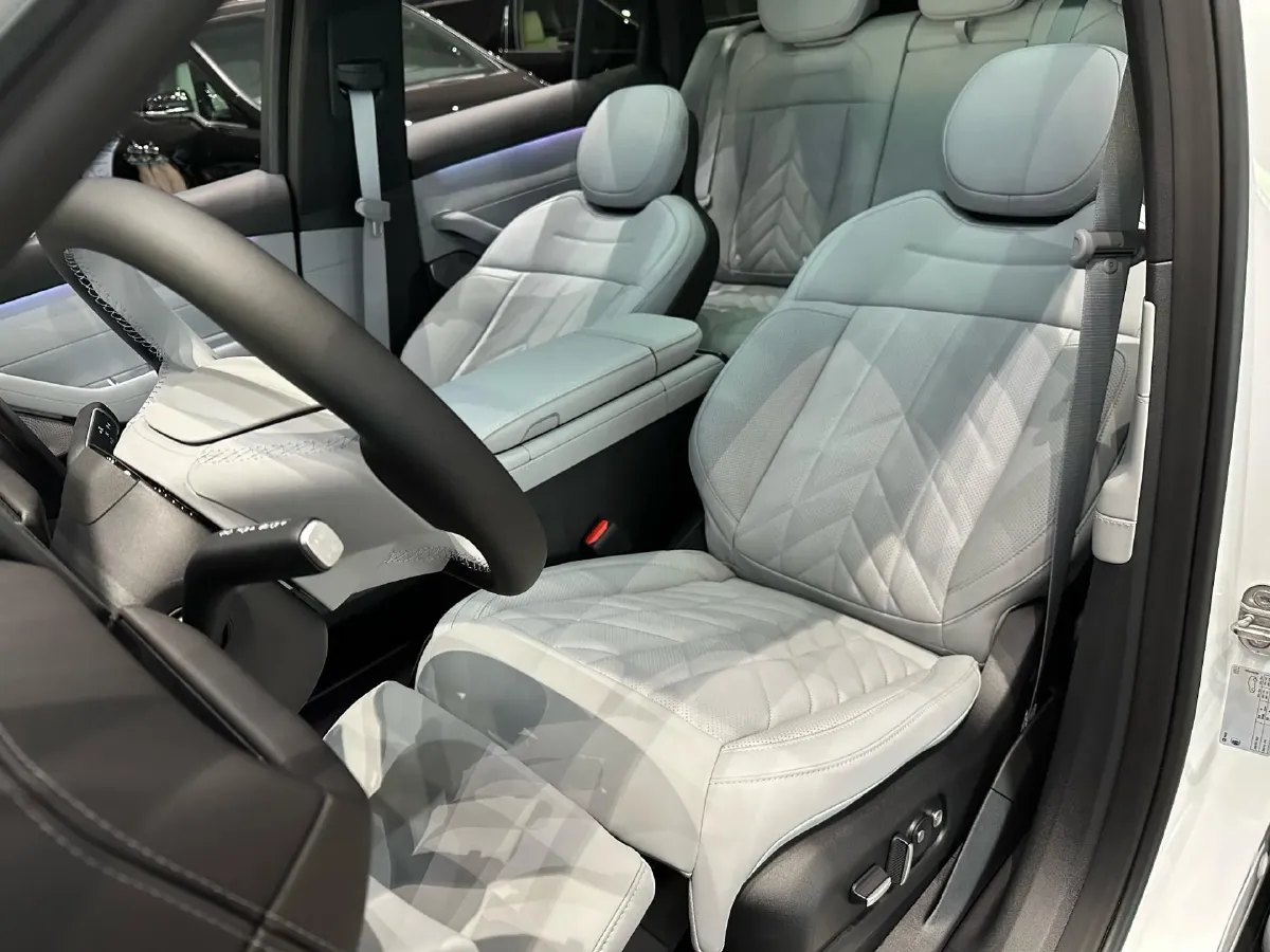 2026 BMW i3 BEV,autocango,china used car exporter,china ev exporter,chinese used car exporter,chinese used ev exporter