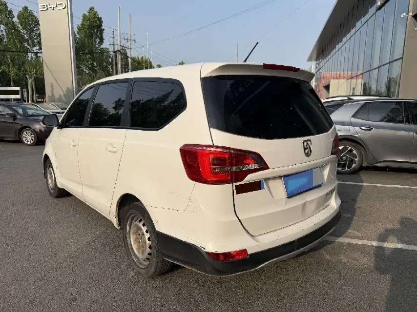 2019 BaoJun 730 1.5L 105HP L4 6MT,autocango,china used car exporter,china ev exporter,chinese used car exporter,chinese used ev exporter