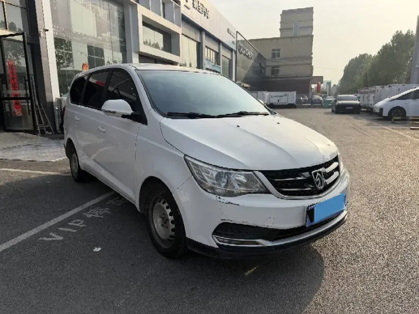 2019 BaoJun 730 1.5L 105HP L4 6MT,autocango,china used car exporter,china ev exporter,chinese used car exporter,chinese used ev exporter