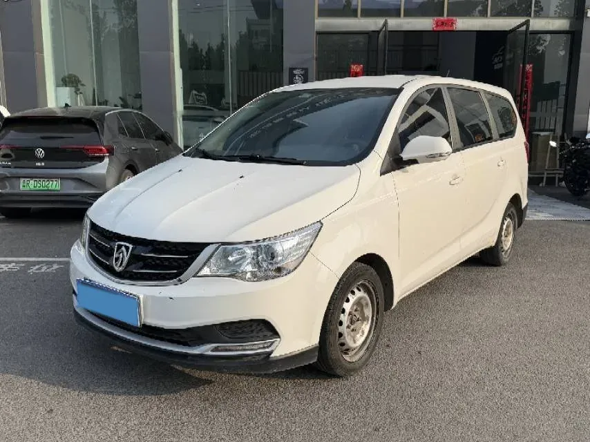 2019 BaoJun 730 1.5L 105HP L4 6MT,autocango,china used car exporter,china ev exporter,chinese used car exporter,chinese used ev exporter