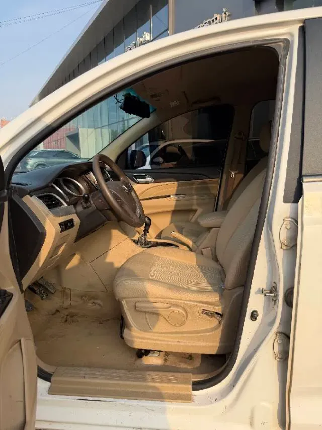 2019 BaoJun 730 1.5L 105HP L4 6MT,autocango,china used car exporter,china ev exporter,chinese used car exporter,chinese used ev exporter