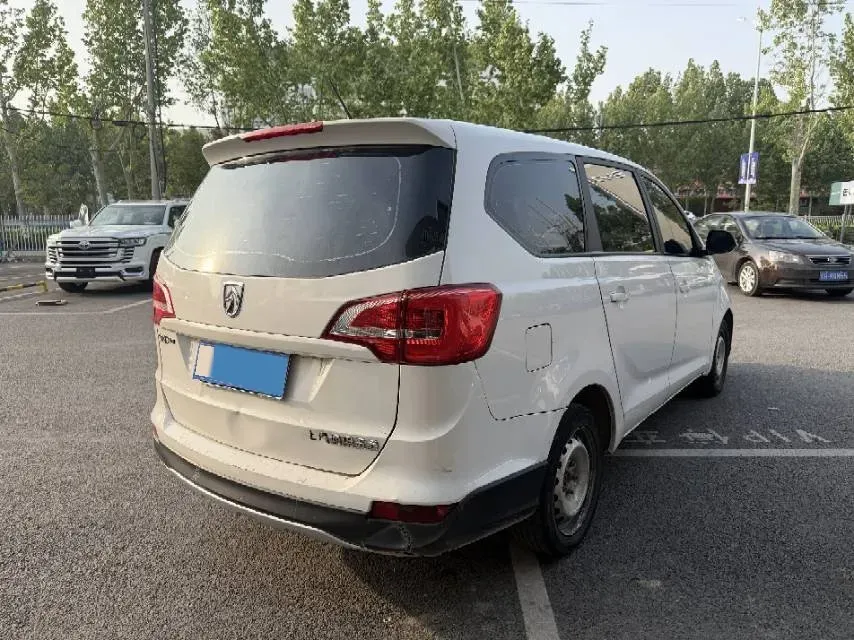 2019 BaoJun 730 1.5L 105HP L4 6MT,autocango,china used car exporter,china ev exporter,chinese used car exporter,chinese used ev exporter