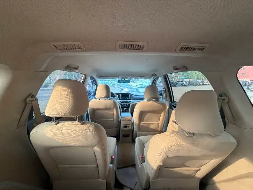 2019 BaoJun 730 1.5L 105HP L4 6MT,autocango,china used car exporter,china ev exporter,chinese used car exporter,chinese used ev exporter