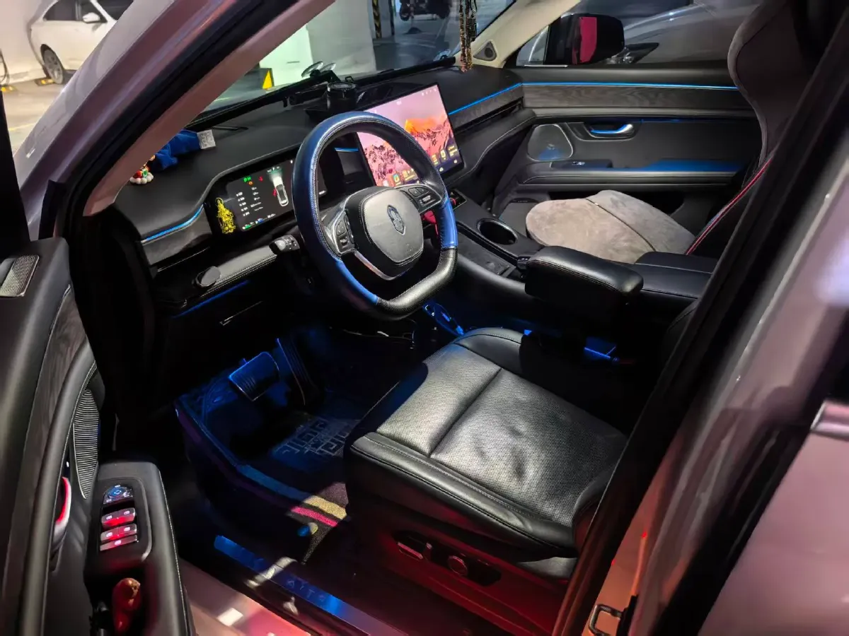 2022 Isuzu Mu-X 2.0T 220HP L4 8AT,autocango,china used car exporter,china ev exporter,chinese used car exporter,chinese used ev exporter