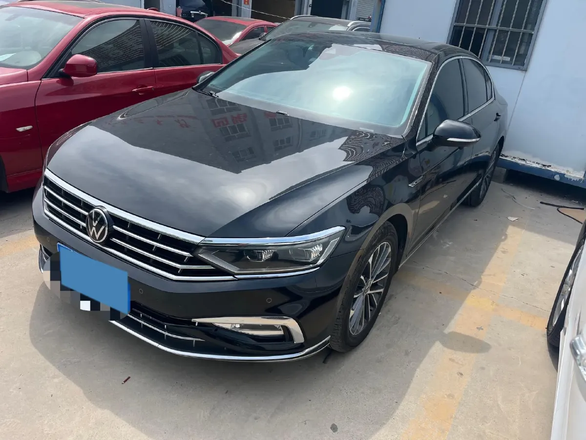 2020 Volkswagen Magotan 2.0T 220HP L4 7DCT,autocango,china used car exporter,china ev exporter,chinese used car exporter,chinese used ev exporter