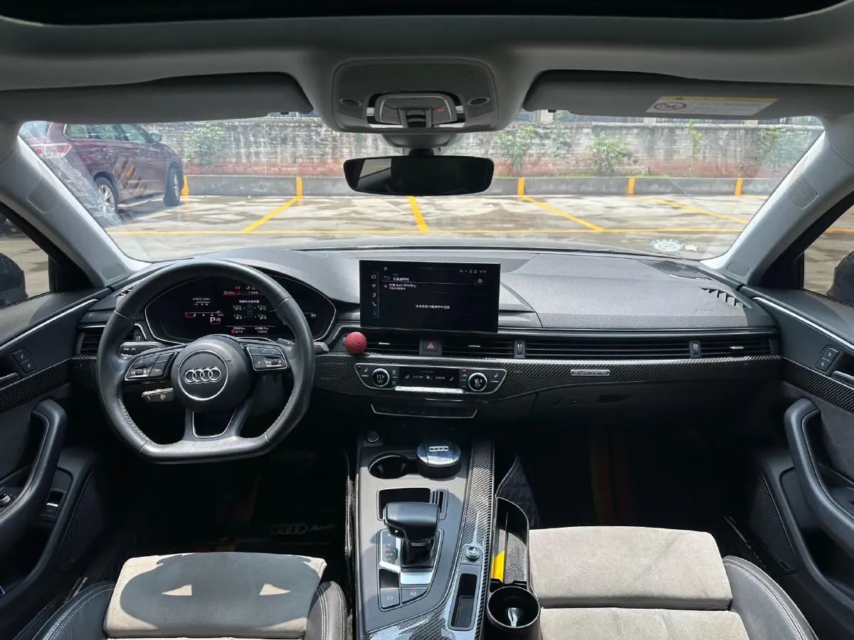 2020 Audi A4L 2.0T 252HP L4 7DCT,autocango,china used car exporter,china ev exporter,chinese used car exporter,chinese used ev exporter