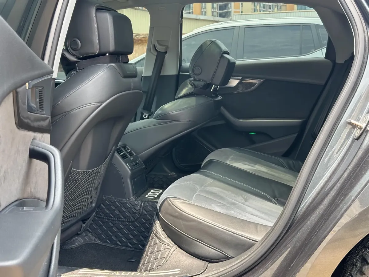 2020 Audi A4L 2.0T 252HP L4 7DCT,autocango,china used car exporter,china ev exporter,chinese used car exporter,chinese used ev exporter