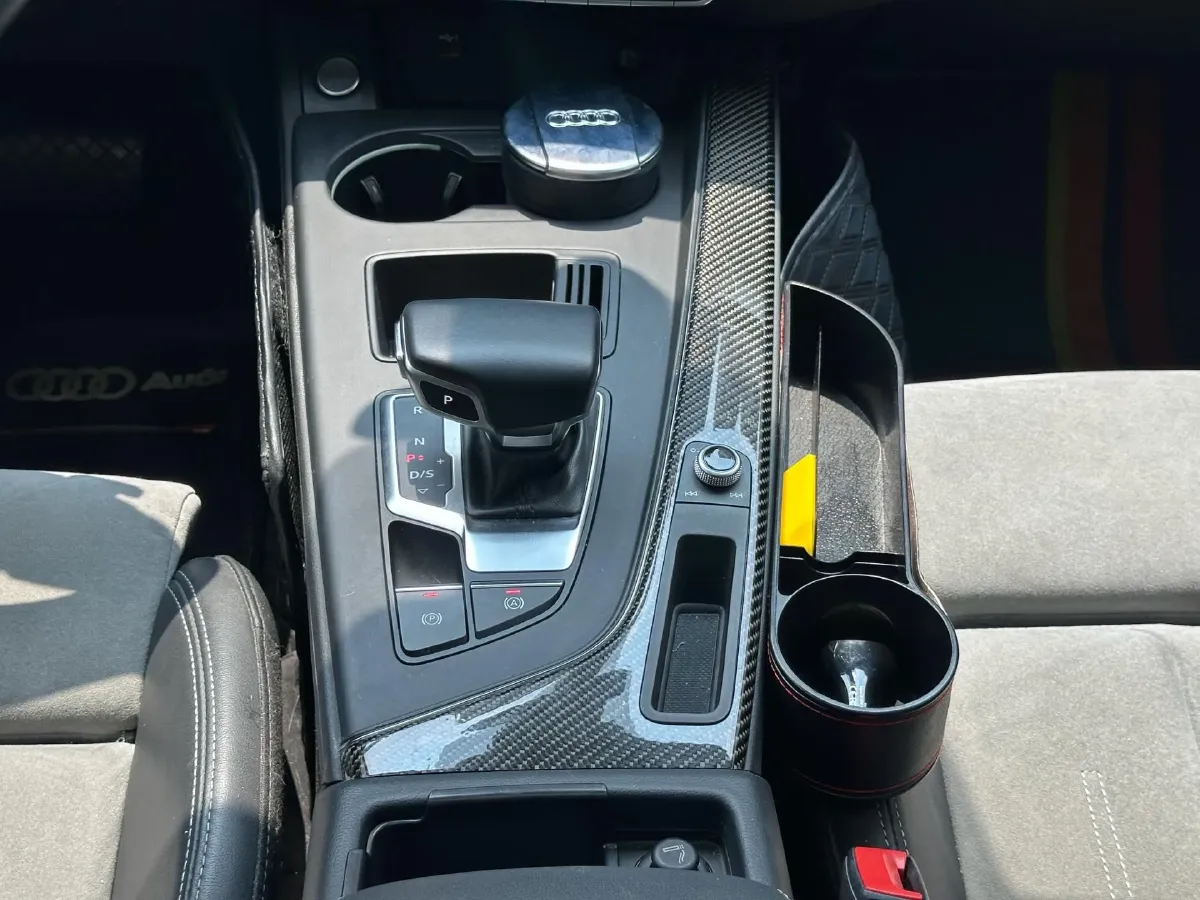 2020 Audi A4L 2.0T 252HP L4 7DCT,autocango,china used car exporter,china ev exporter,chinese used car exporter,chinese used ev exporter