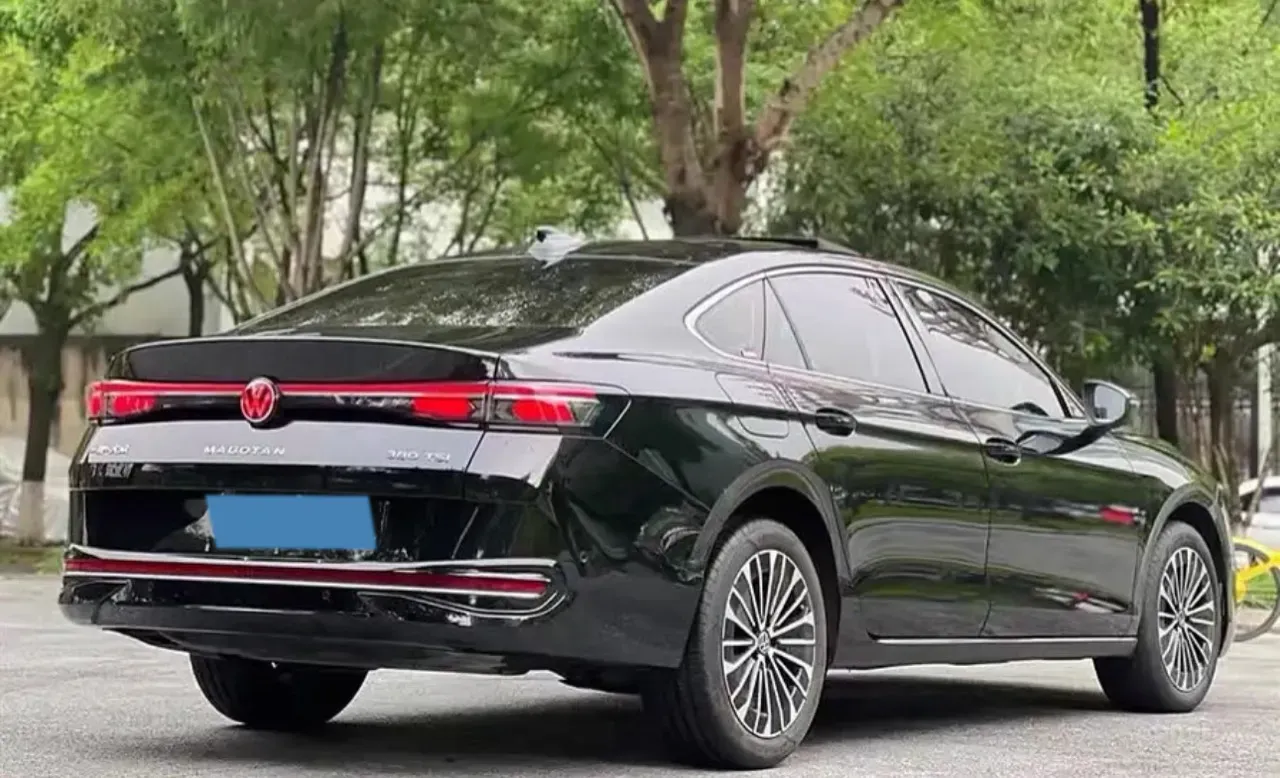 2024 Volkswagen Magotan 2.0T 220HP L4 7DCT,autocango,china used car exporter,china ev exporter,chinese used car exporter,chinese used ev exporter