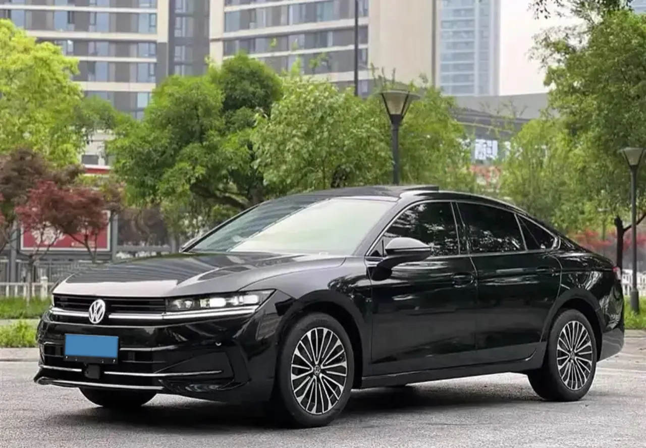 2024 Volkswagen Magotan 2.0T 220HP L4 7DCT,autocango,china used car exporter,china ev exporter,chinese used car exporter,chinese used ev exporter
