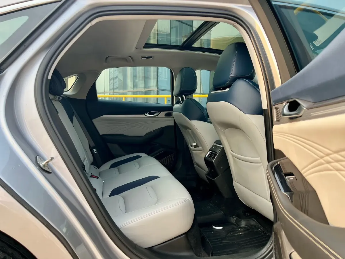 2021 Geely Preface 2.0T 190HP L4 7DCT,autocango,china used car exporter,china ev exporter,chinese used car exporter,chinese used ev exporter