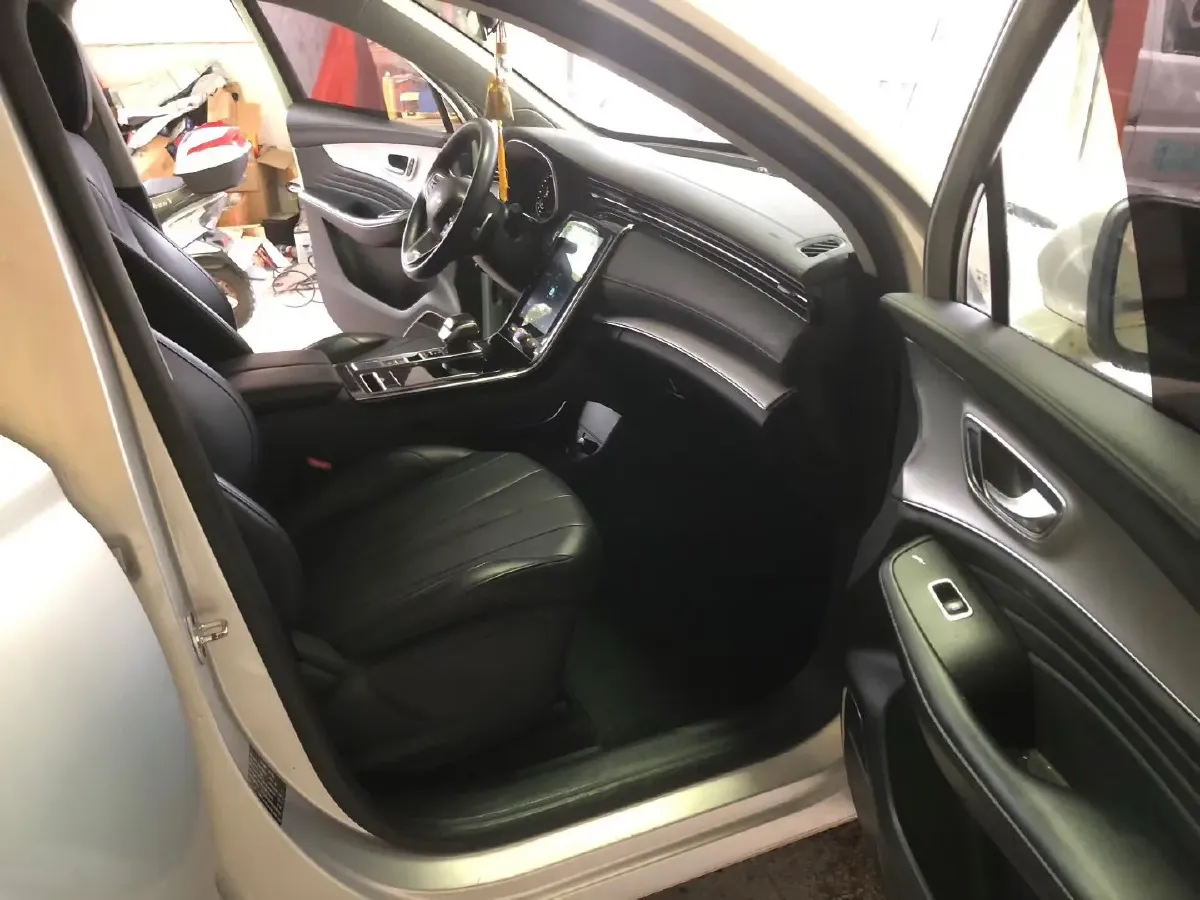 2019 Roewe RX5 MAX 1.5T 173HP L4 6AT,autocango,china used car exporter,china ev exporter,chinese used car exporter,chinese used ev exporter