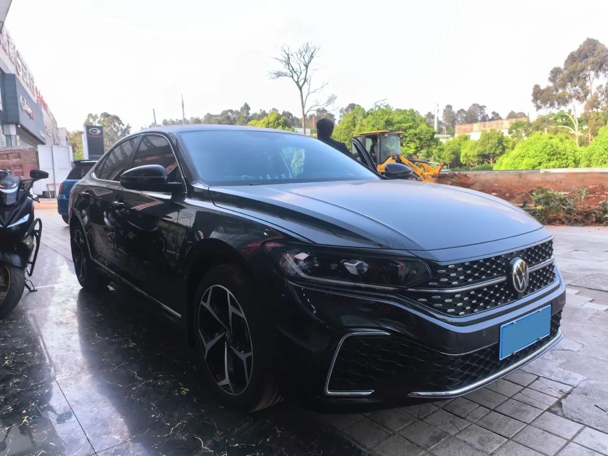 2025 Volkswagen Passat 2.0T 220HP L4 7DCT,autocango,china used car exporter,china ev exporter,chinese used car exporter,chinese used ev exporter