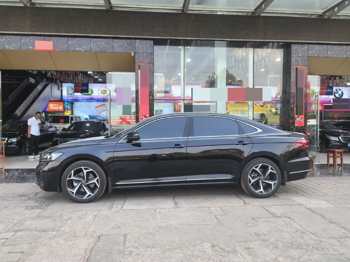 2025 Volkswagen Passat 2.0T 220HP L4 7DCT,autocango,china used car exporter,china ev exporter,chinese used car exporter,chinese used ev exporter