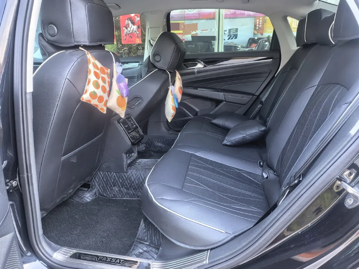 2025 Volkswagen Passat 2.0T 220HP L4 7DCT,autocango,china used car exporter,china ev exporter,chinese used car exporter,chinese used ev exporter