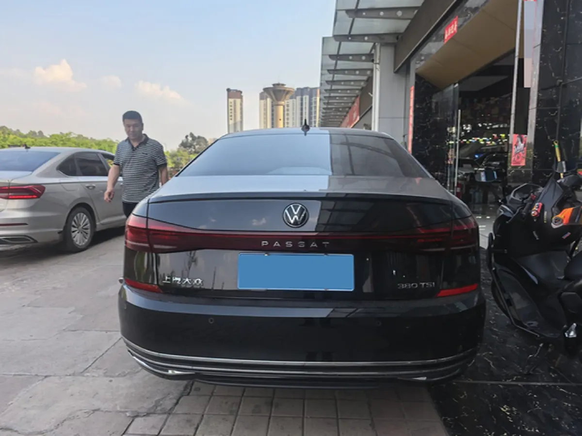 2025 Volkswagen Passat 2.0T 220HP L4 7DCT,autocango,china used car exporter,china ev exporter,chinese used car exporter,chinese used ev exporter