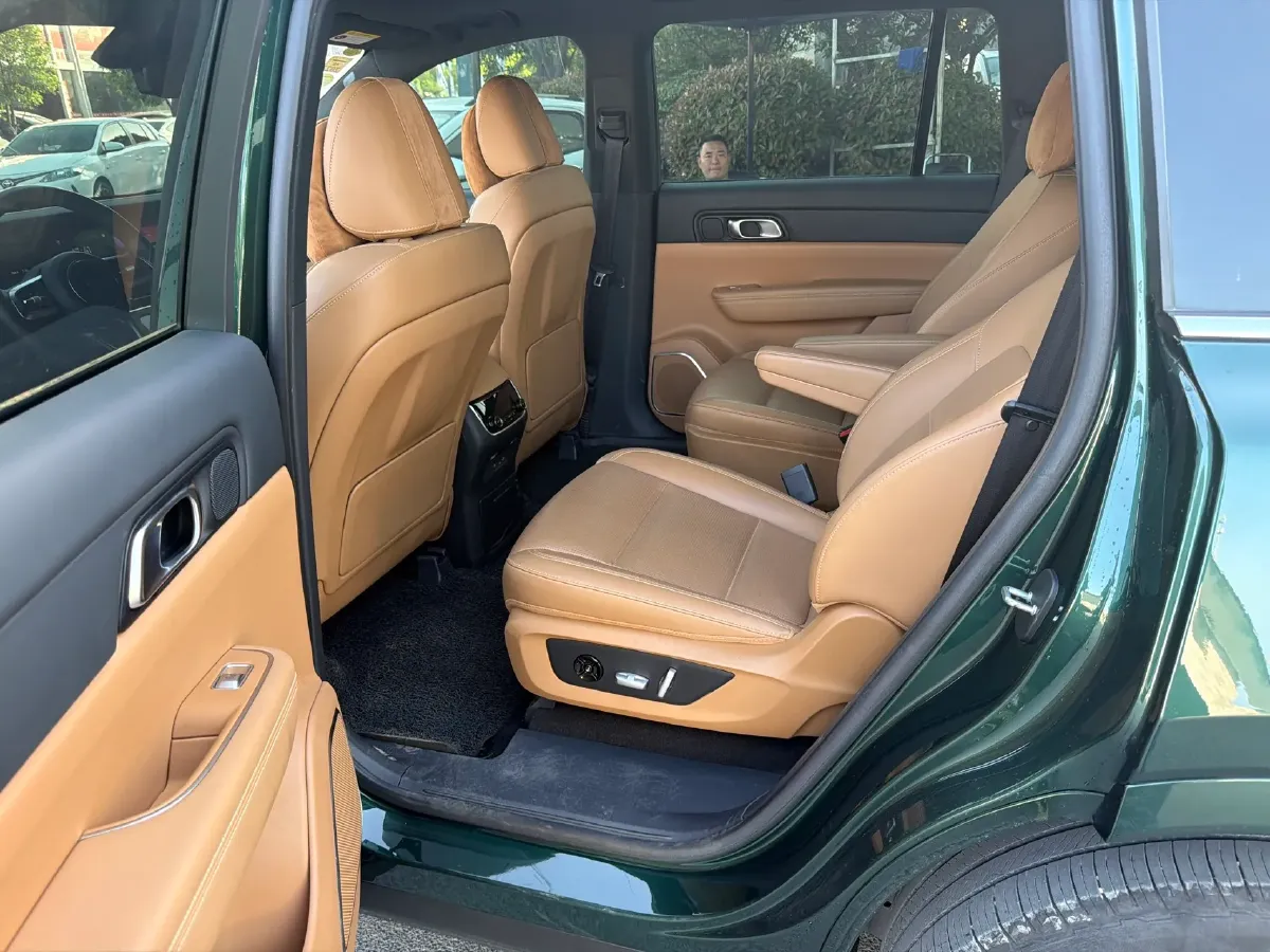 2021 Li ONE Range Extended 131HP REEV 40.5KWH,autocango,china used car exporter,china ev exporter,chinese used car exporter,chinese used ev exporter