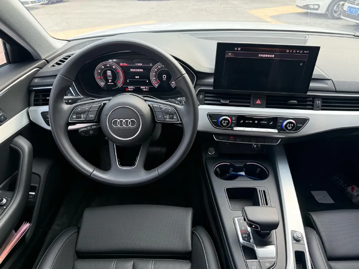 2025 Audi A4L 2.0T 190HP L4 7DCT,autocango,china used car exporter,china ev exporter,chinese used car exporter,chinese used ev exporter