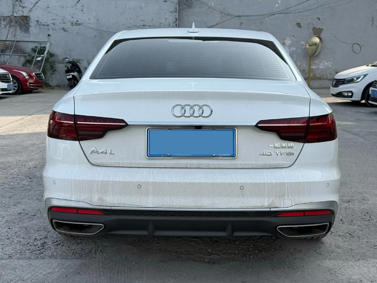 2025 Audi A4L 2.0T 190HP L4 7DCT,autocango,china used car exporter,china ev exporter,chinese used car exporter,chinese used ev exporter