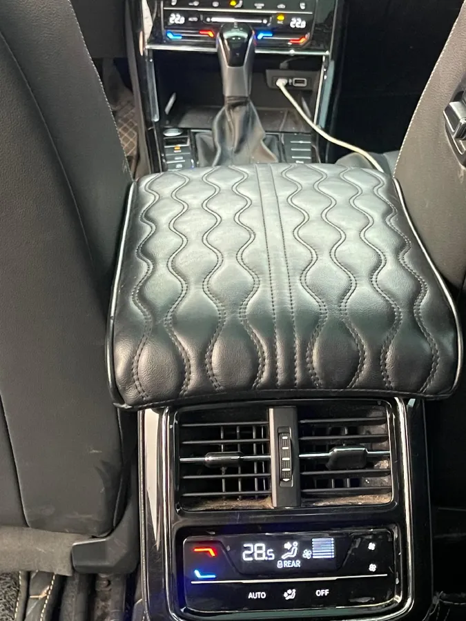 2021 Volkswagen Passat 2.0T 186HP L4 7DCT,autocango,china used car exporter,china ev exporter,chinese used car exporter,chinese used ev exporter