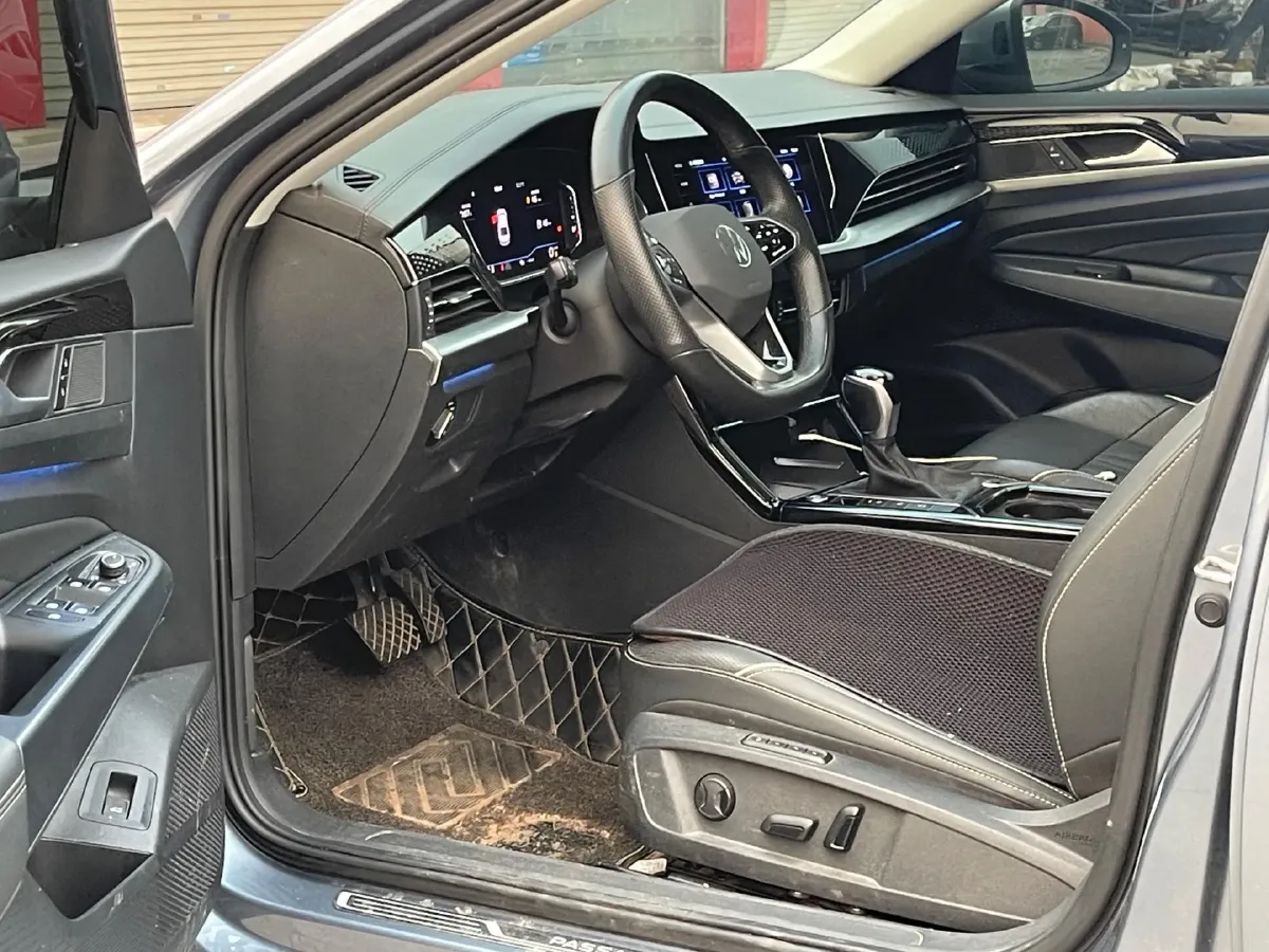 2021 Volkswagen Passat 2.0T 186HP L4 7DCT,autocango,china used car exporter,china ev exporter,chinese used car exporter,chinese used ev exporter