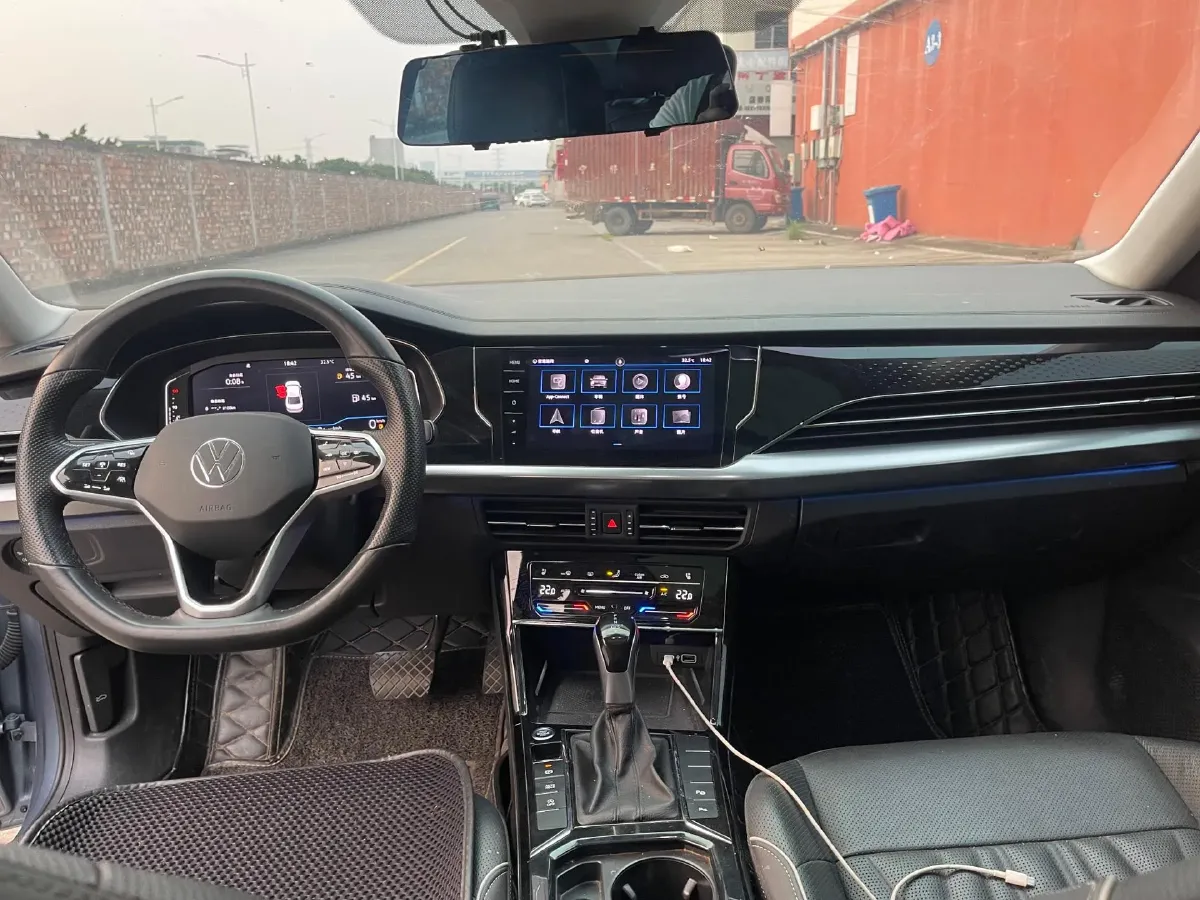 2021 Volkswagen Passat 2.0T 186HP L4 7DCT,autocango,china used car exporter,china ev exporter,chinese used car exporter,chinese used ev exporter