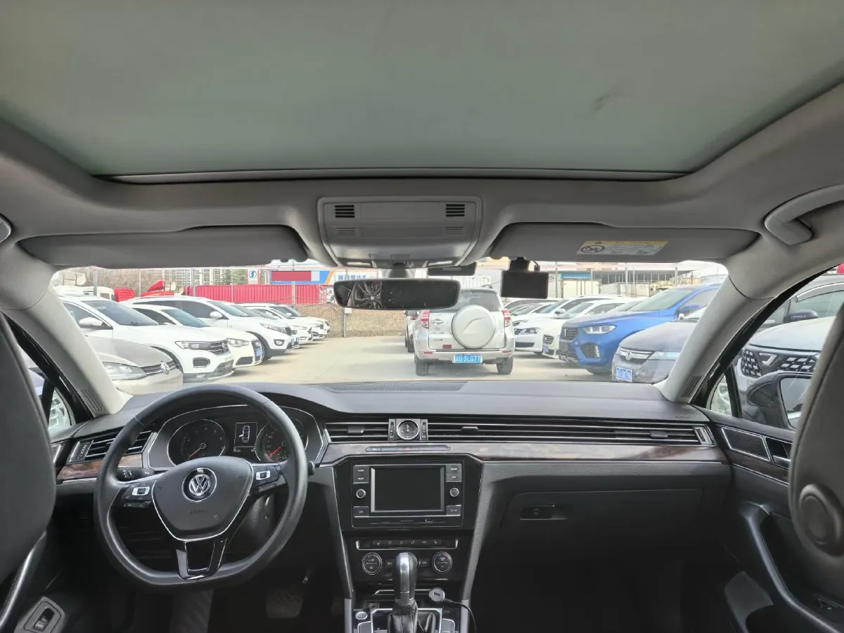 2018 Volkswagen Magotan 1.8T 180HP L4 7DCT,autocango,china used car exporter,china ev exporter,chinese used car exporter,chinese used ev exporter