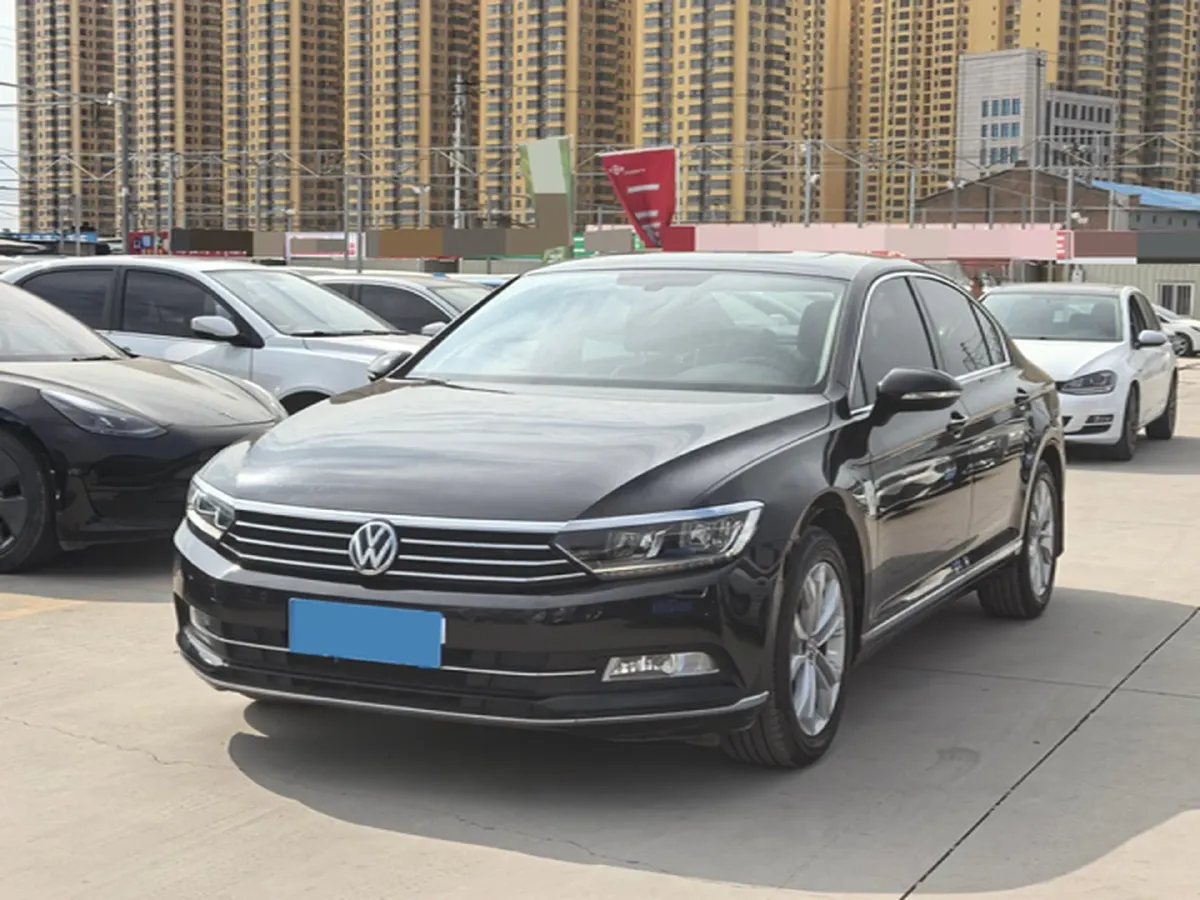 2018 Volkswagen Magotan 1.8T 180HP L4 7DCT,autocango,china used car exporter,china ev exporter,chinese used car exporter,chinese used ev exporter