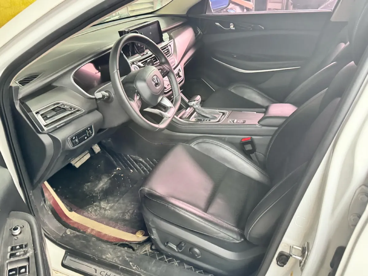 2021 ChangAn Raeton CC 1.5T 180HP L4 7DCT,autocango,china used car exporter,china ev exporter,chinese used car exporter,chinese used ev exporter