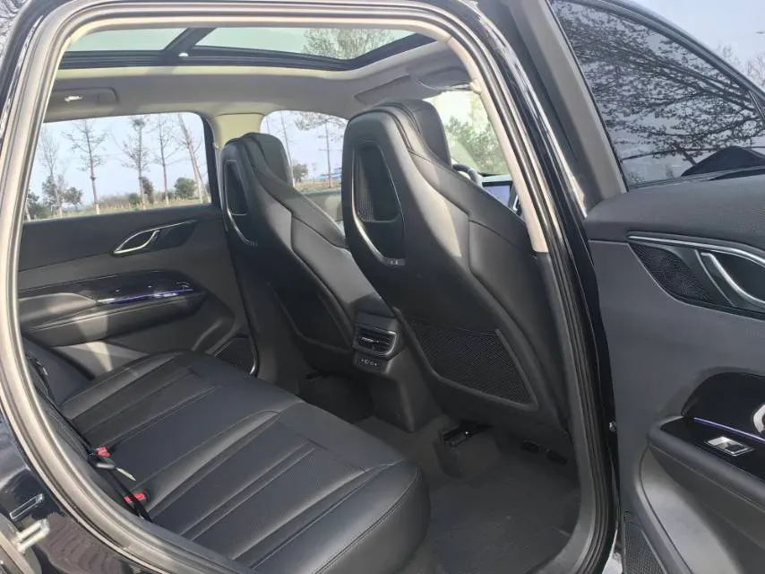 2023 HongQi HS3 1.5T 169HP L4 7DCT,autocango,china used car exporter,china ev exporter,chinese used car exporter,chinese used ev exporter