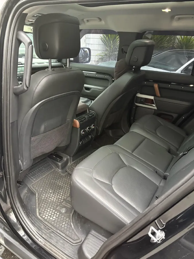 2023 Land Rover Defender 3.0T 400HP L6 8AT,autocango,china used car exporter,china ev exporter,chinese used car exporter,chinese used ev exporter