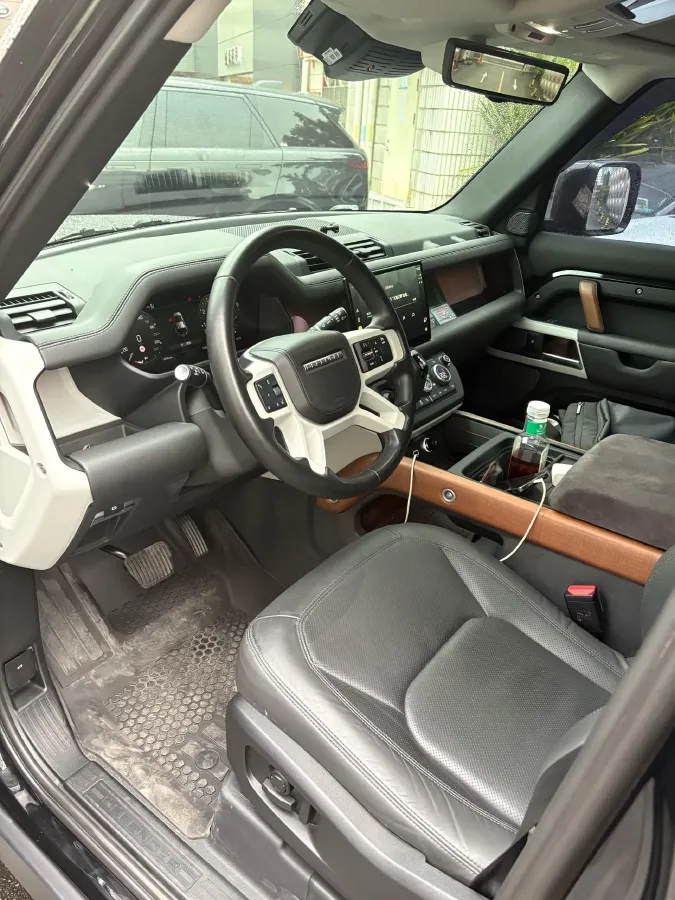 2023 Land Rover Defender 3.0T 400HP L6 8AT,autocango,china used car exporter,china ev exporter,chinese used car exporter,chinese used ev exporter